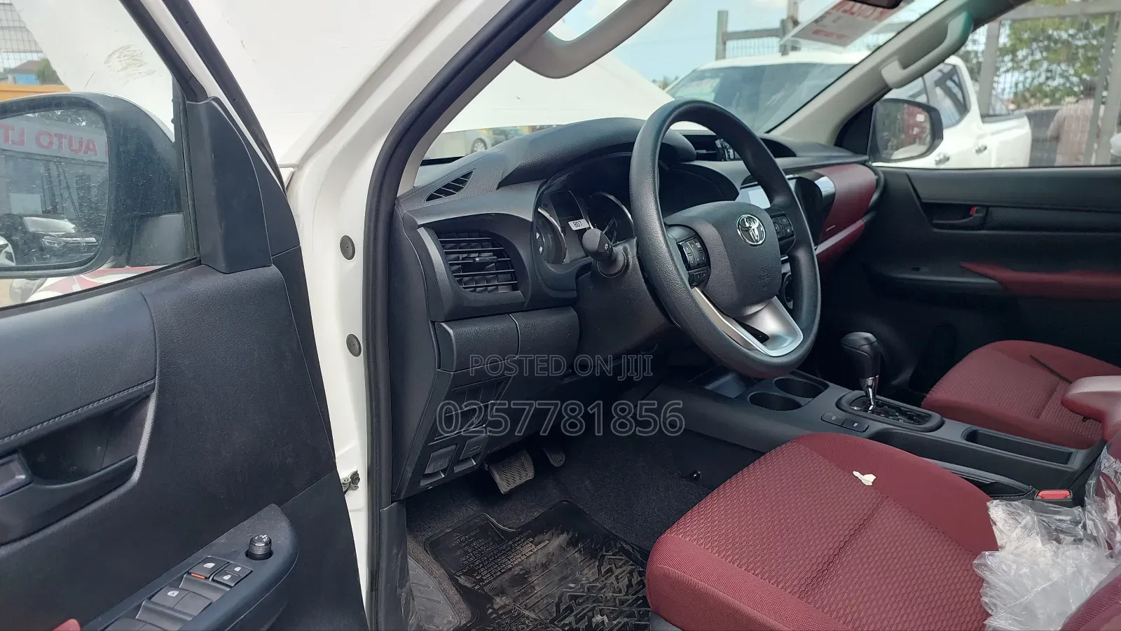 New Toyota Hilux 2025 White