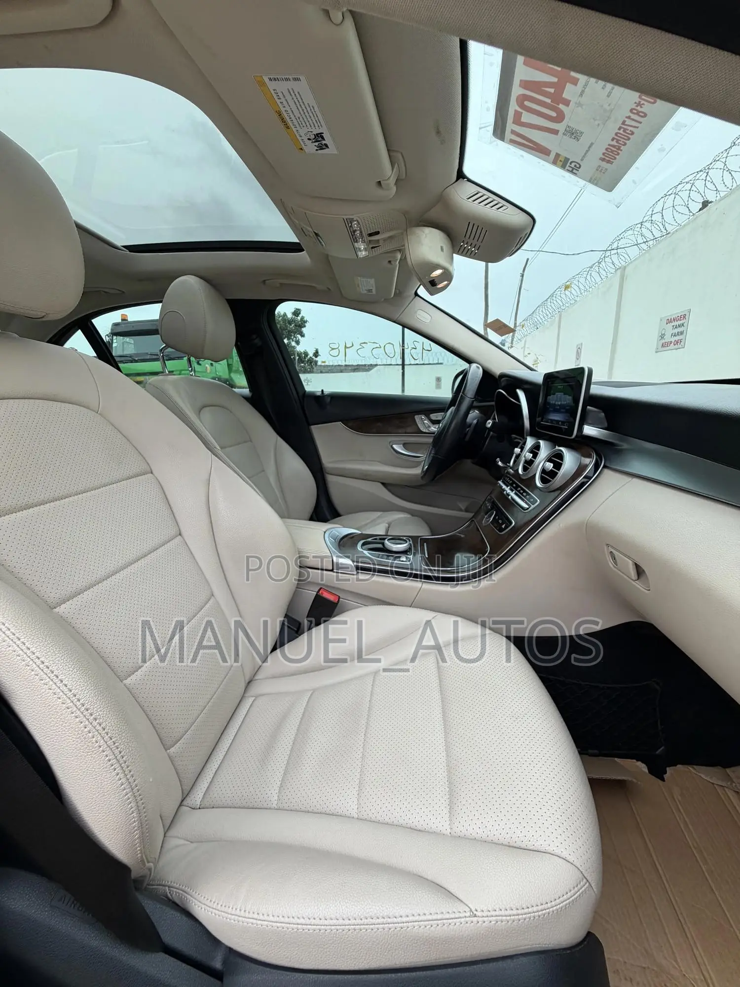 Mercedes-Benz C300 Luxury Sedan RWD (2.0L 4cyl 7A) 2017 Black