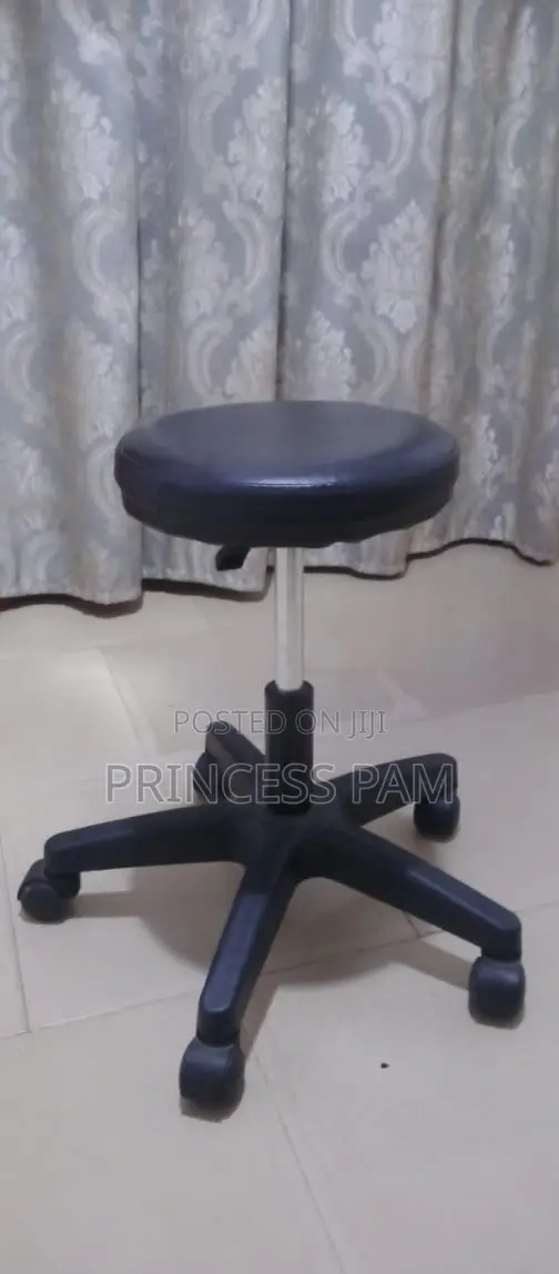 Lash/Massage Stool