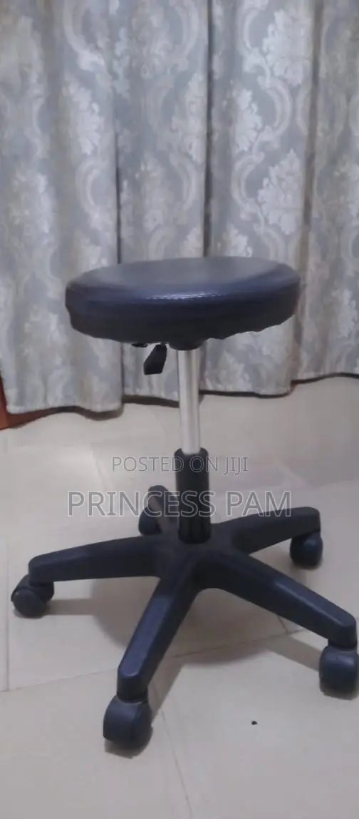 Lash/Massage Stool