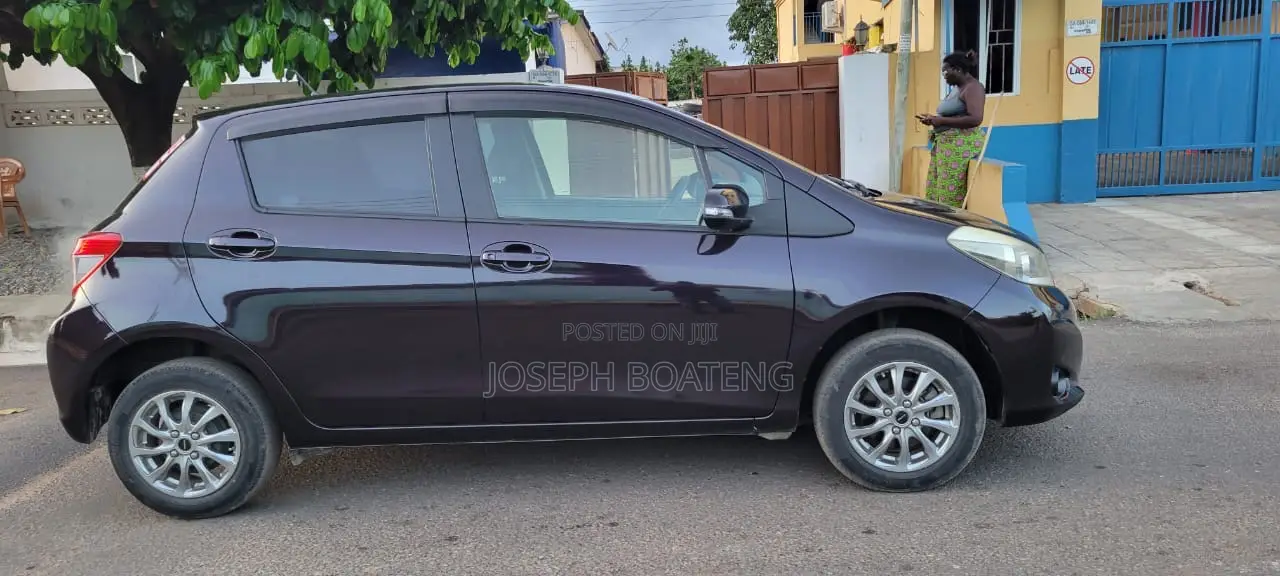 Toyota Vitz 1.3 AWD 5dr 2013 Burgundy
