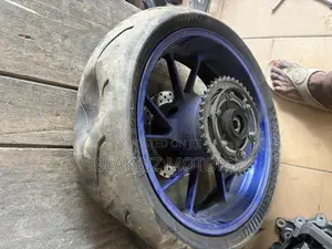 Mt-07 Mt-09 Back Rim and Tire