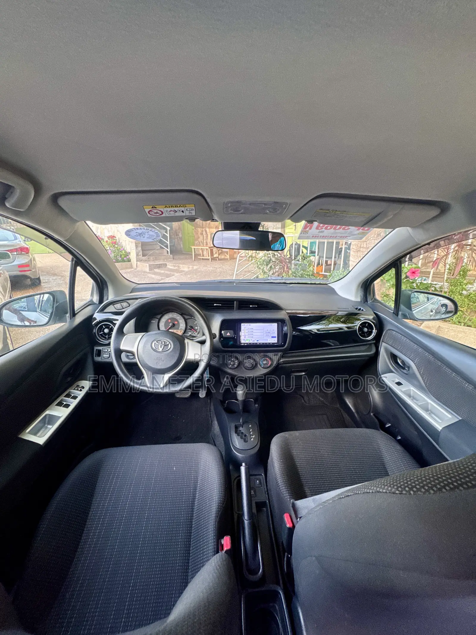 Toyota Vitz 1.3 AWD 5dr 2015 Silver