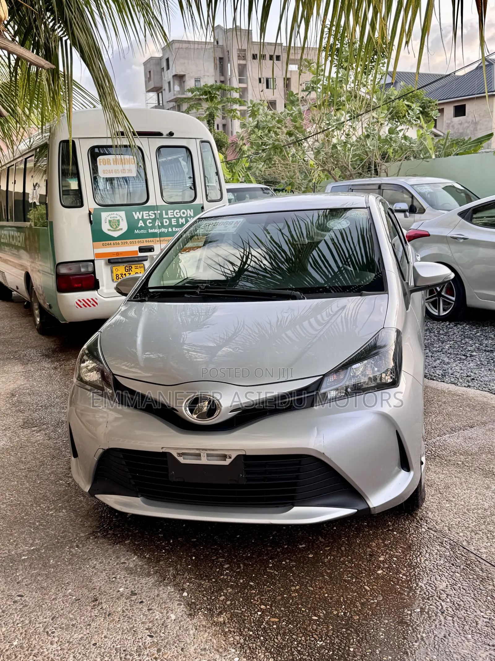 Toyota Vitz 1.3 AWD 5dr 2015 Silver
