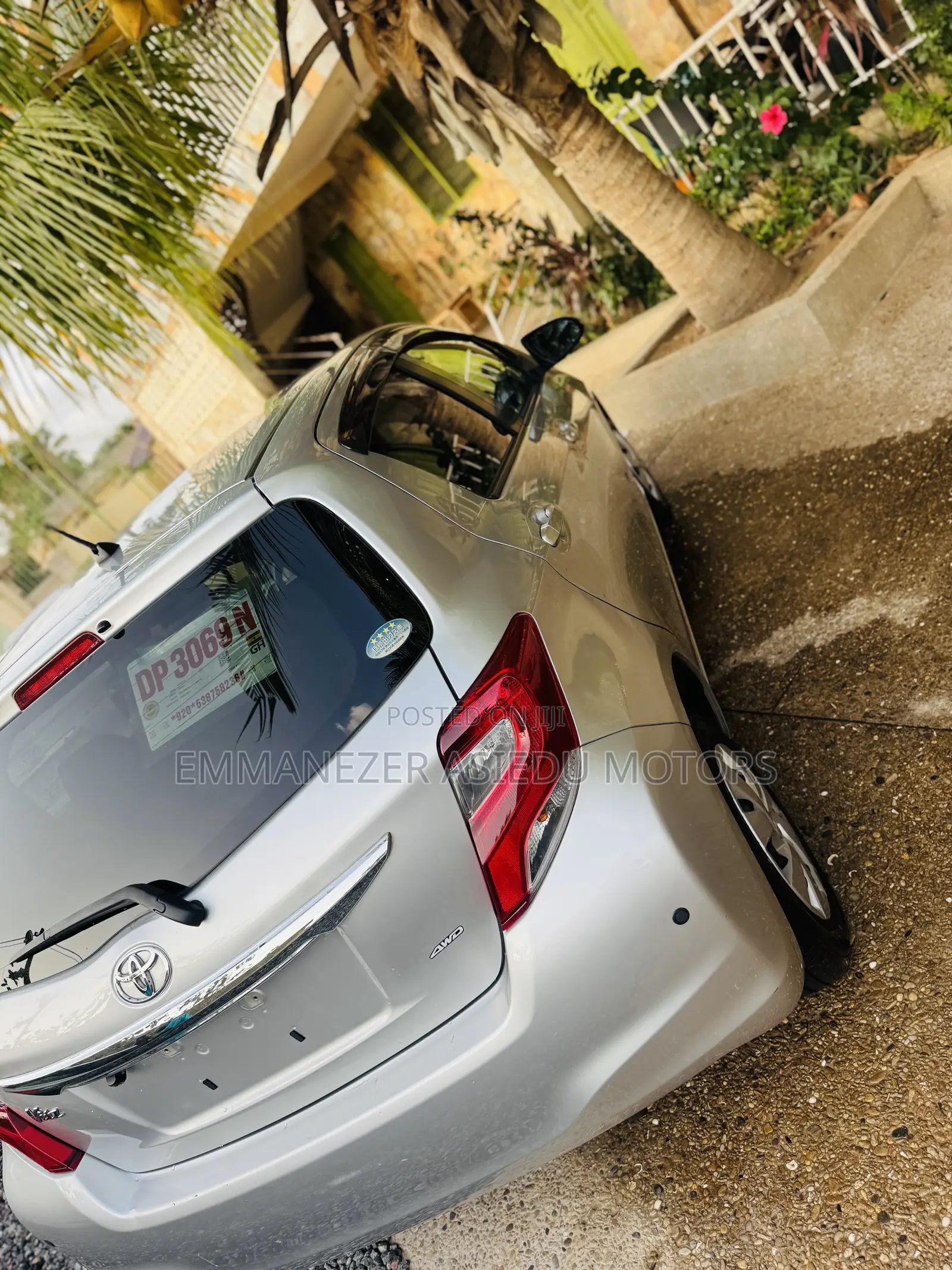 Toyota Vitz 1.3 AWD 5dr 2015 Silver