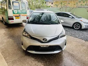 Toyota Vitz 1.3 AWD 5dr 2015 Silver