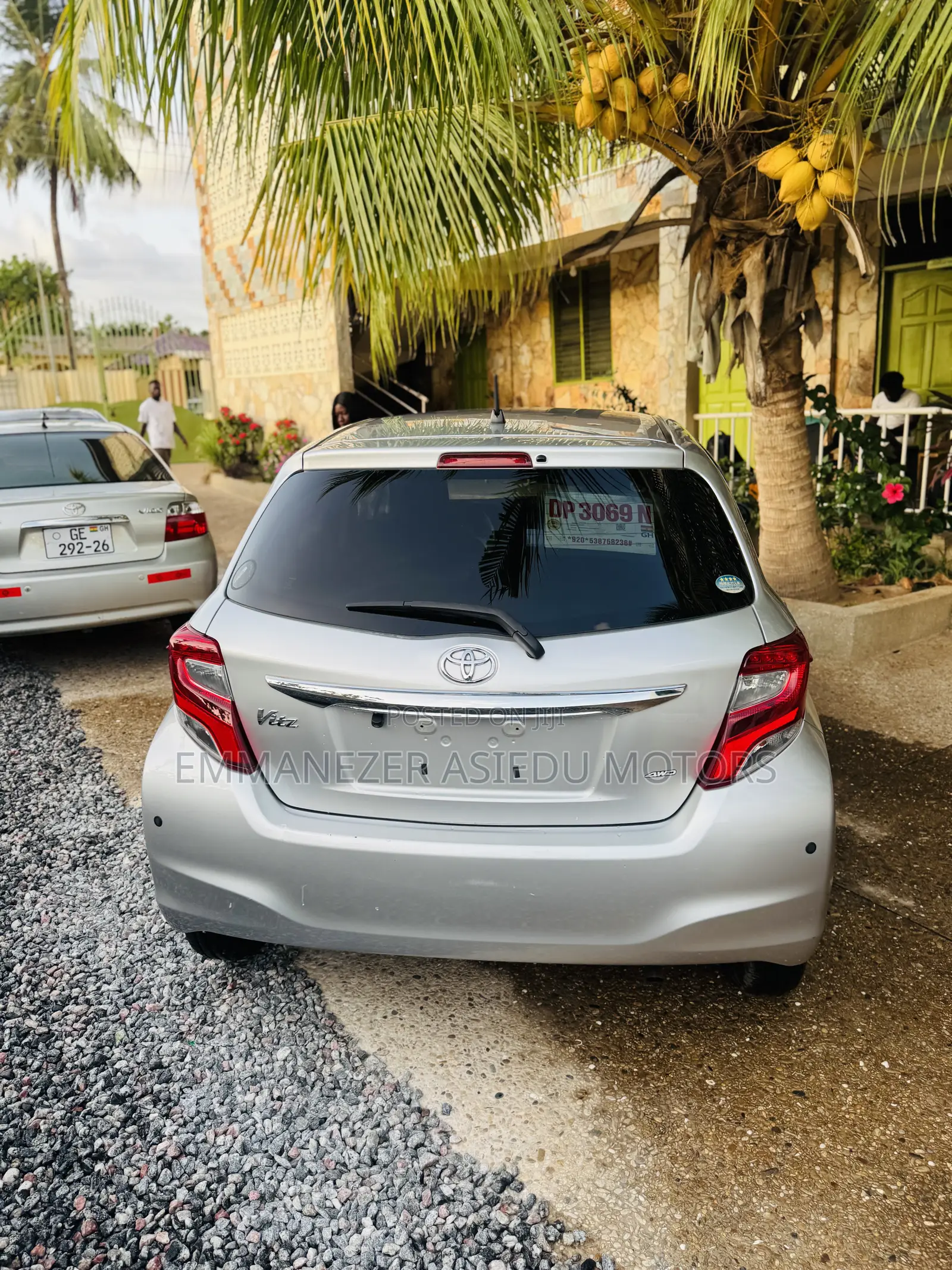 Toyota Vitz 1.3 AWD 5dr 2015 Silver
