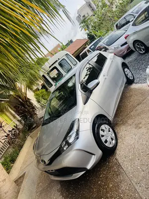 Toyota Vitz 1.3 AWD 5dr 2015 Silver
