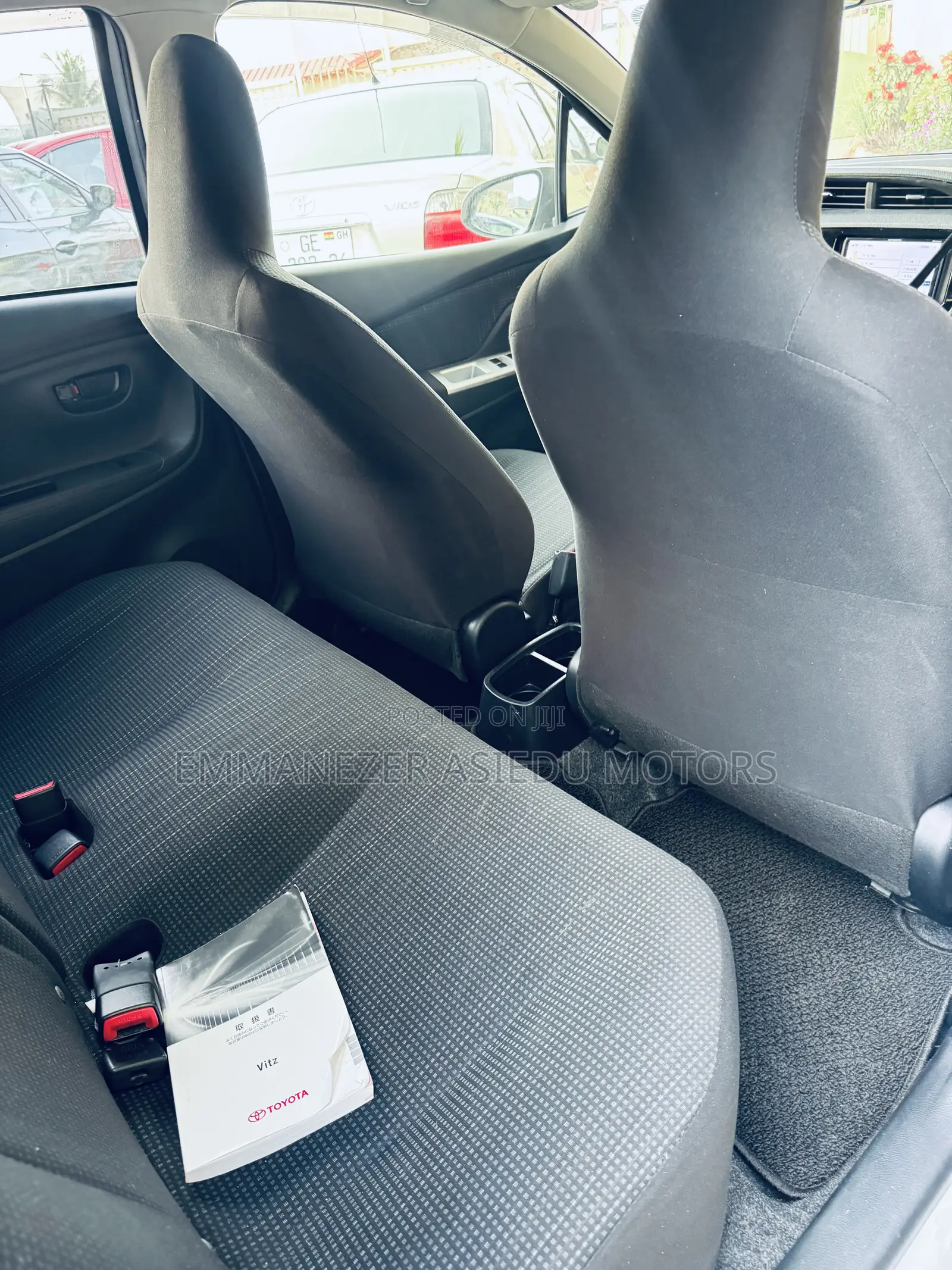 Toyota Vitz 1.3 AWD 5dr 2015 Silver