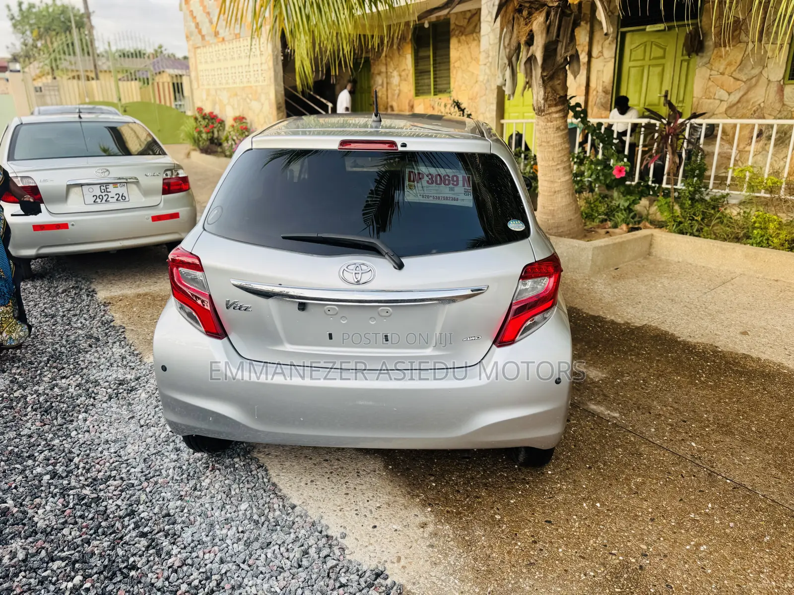 Toyota Vitz 1.3 AWD 5dr 2015 Silver