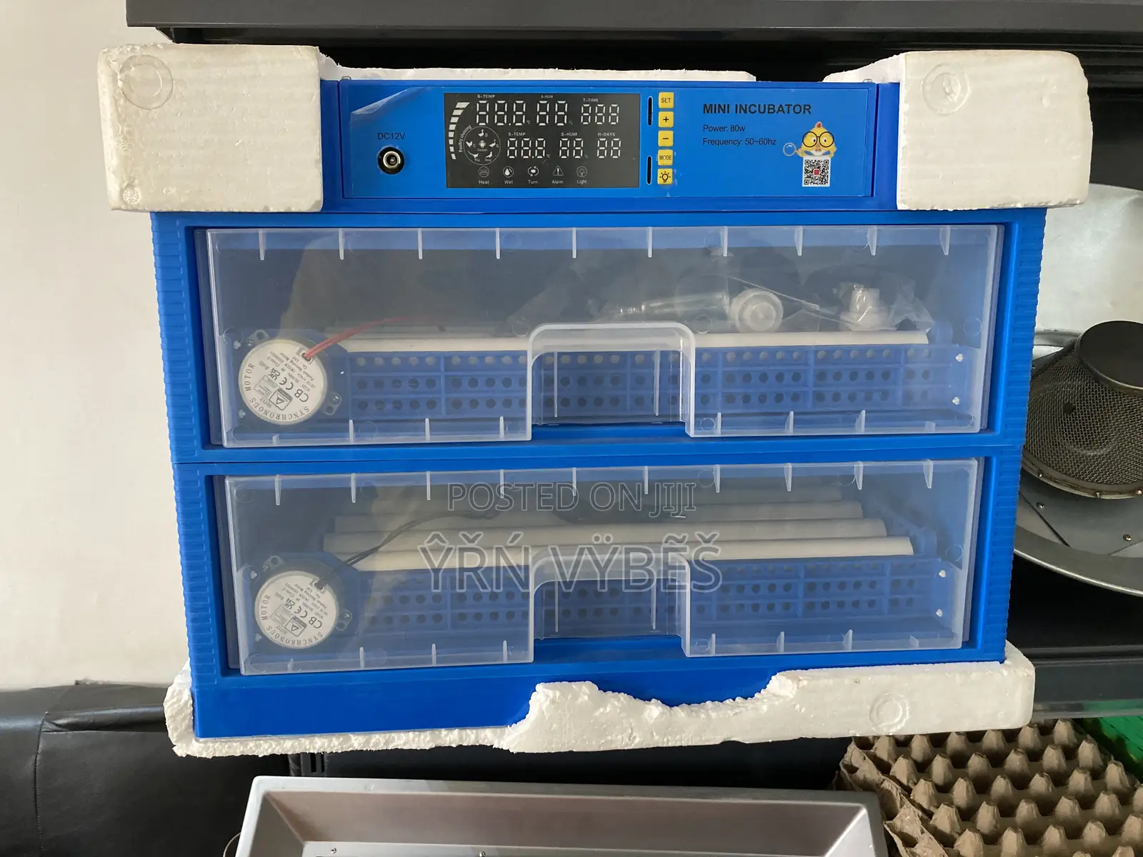 140 Eggs Capacity Electrical Incubator
