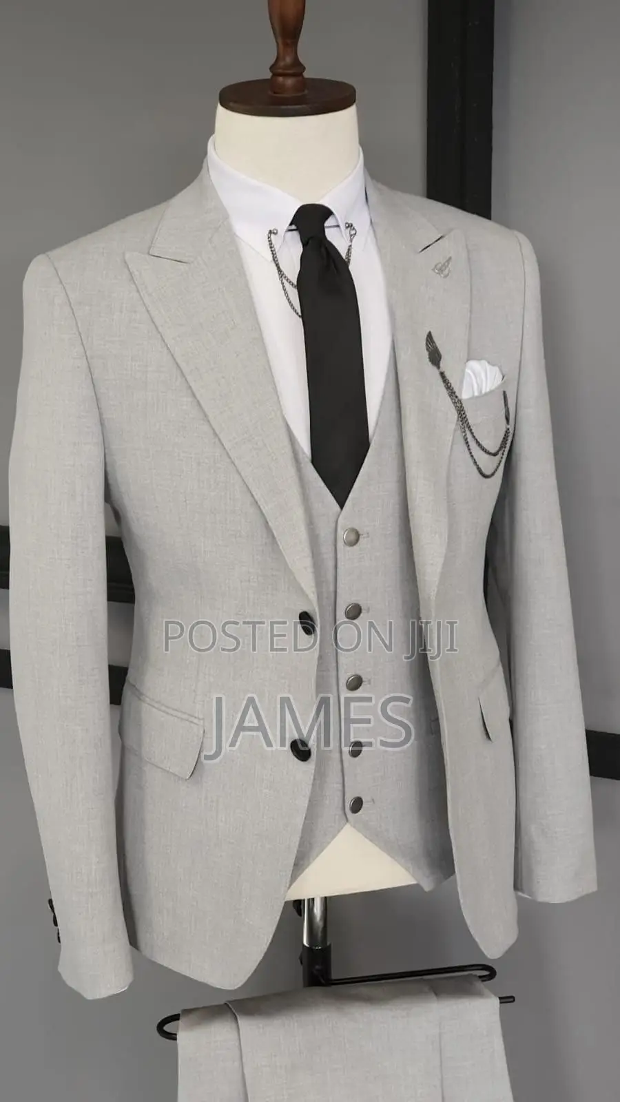 Handcrafted Tailored Suits and Kaftans