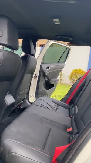 Volkswagen Golf 2018 White