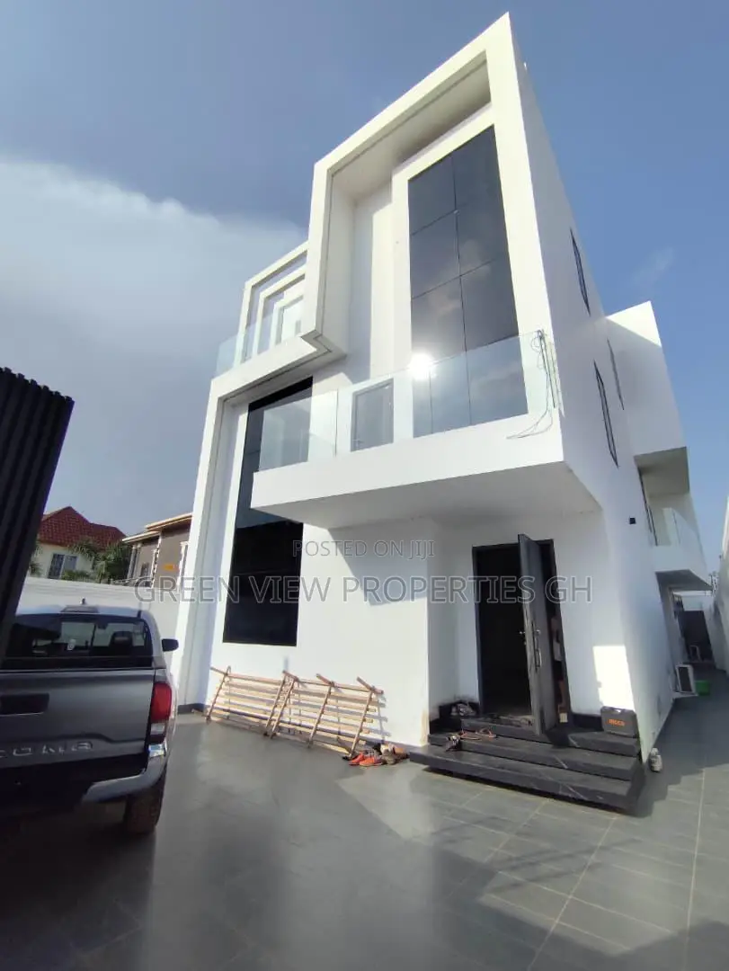 4bdrm Duplex in East Legon for rent