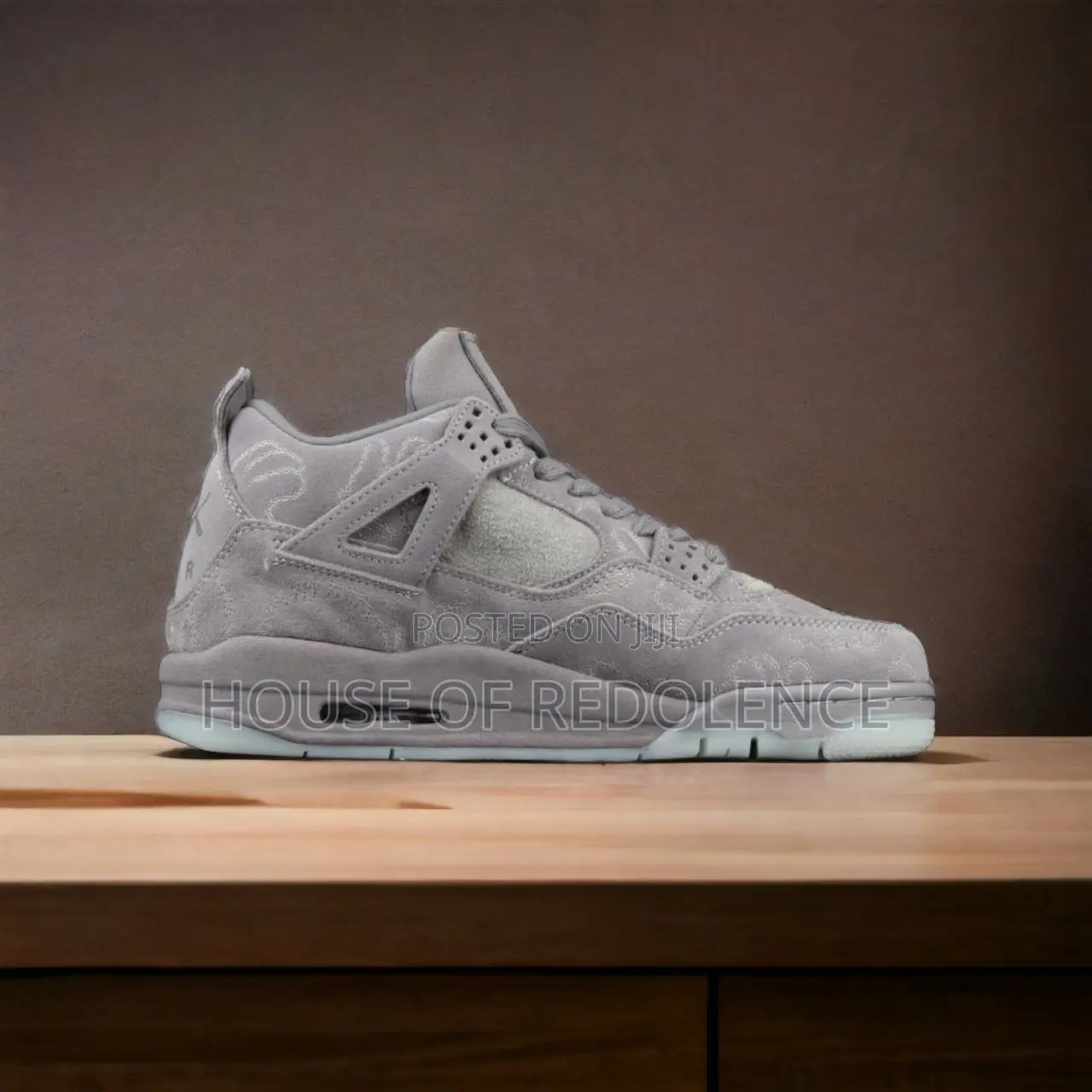 Jordan 4 Retro Kaws Sneakers