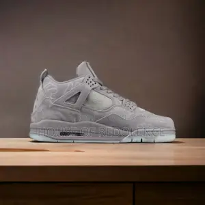 Jordan 4 Retro Kaws Sneakers