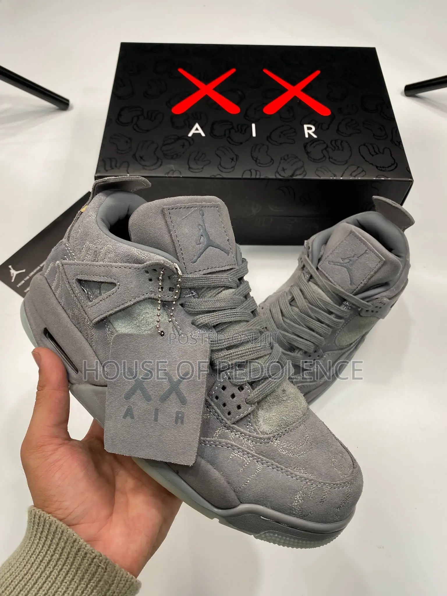 Jordan 4 Retro Kaws Sneakers