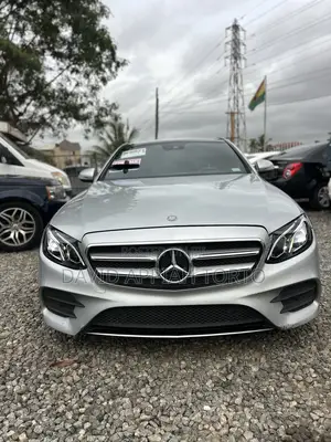 Mercedes-Benz E300 4Matic AWD Sedan (2.0L 4cyl 9A) 2017 Silver
