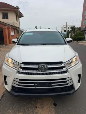 Toyota Highlander LE 4x2 (2.7L 4cyl 6A) 2018 Pearl