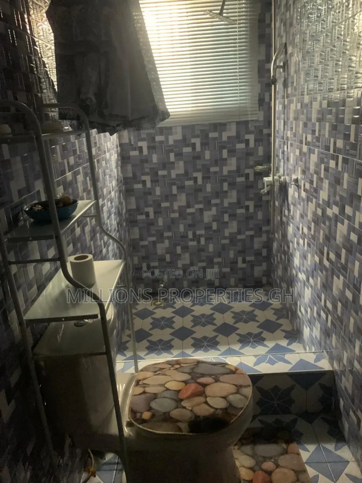 Furnished 3bdrm House in Millions Properties, Ofankor for sale