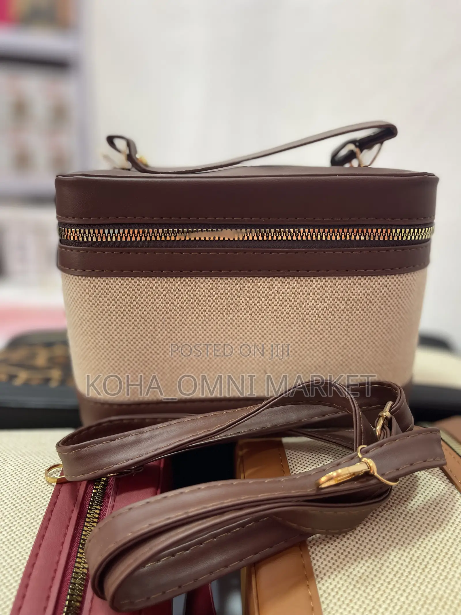 Stylish Box Bag With Long Strap