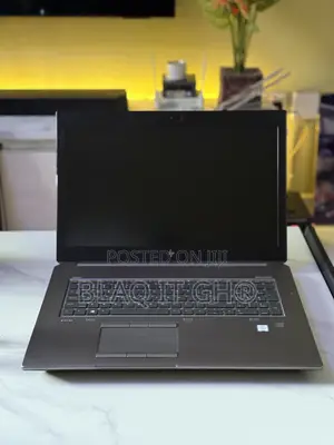 Laptop HP ZBook 17 G6 24GB Intel Core i5 HDD+SSD 750GB