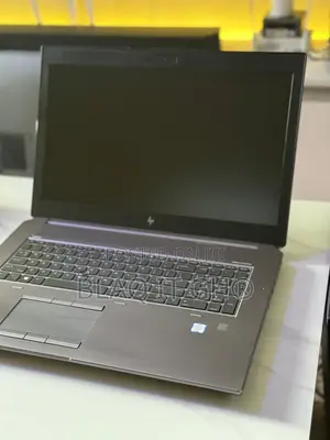 Laptop HP ZBook 17 G6 24GB Intel Core i5 HDD+SSD 750GB