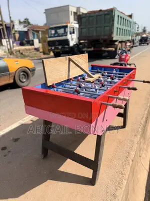 Table Soccer With 5 Balls