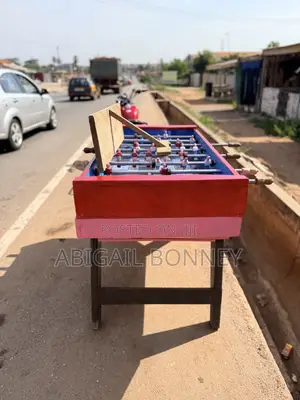 Table Soccer With 5 Balls