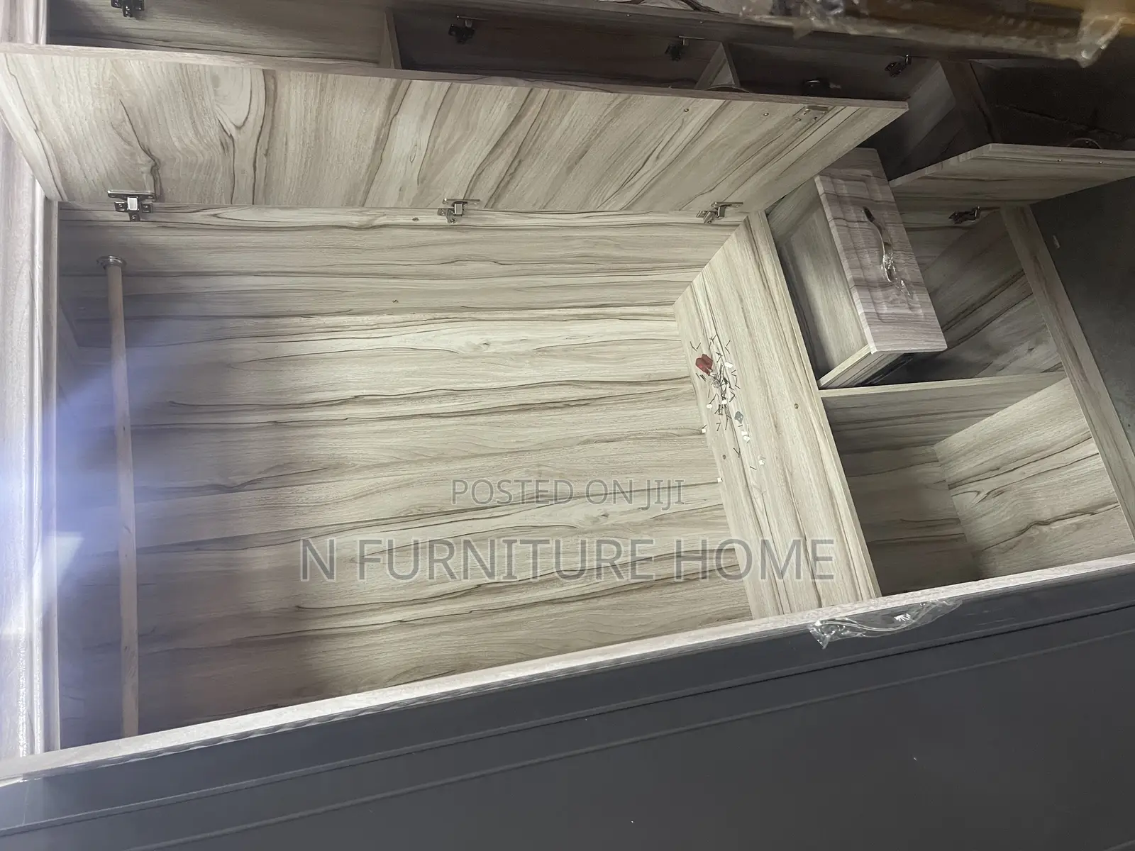 3 Doors Wardrobe (Payment on Delivery)