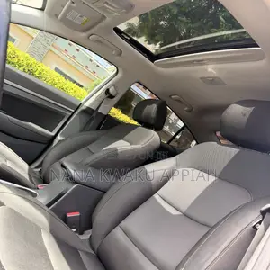 Hyundai Elantra Limited 2018 Silver