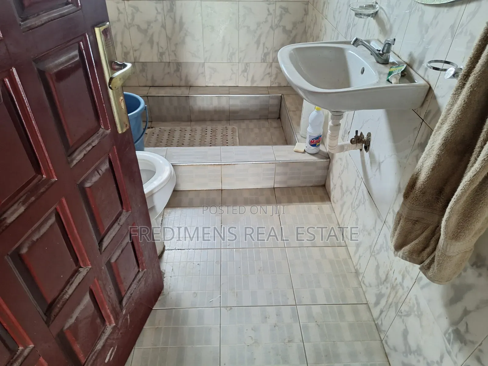 7bdrm House in Fredimens Real, Afigya-Kwabre for sale