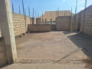 7bdrm House in Fredimens Real, Atwima Kwanwoma for sale