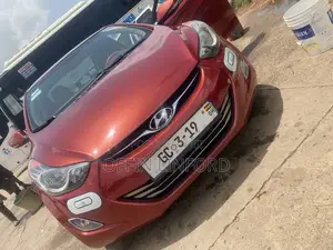 Hyundai Elantra Limited Sedan FWD (1.8L 4cyl 6A) 2013 Red