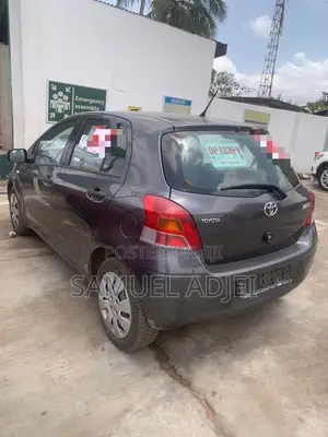 Toyota Yaris 2010 Gray