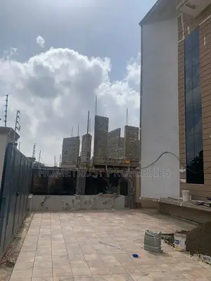 5bdrm Duplex in Kwabenya Acp for sale