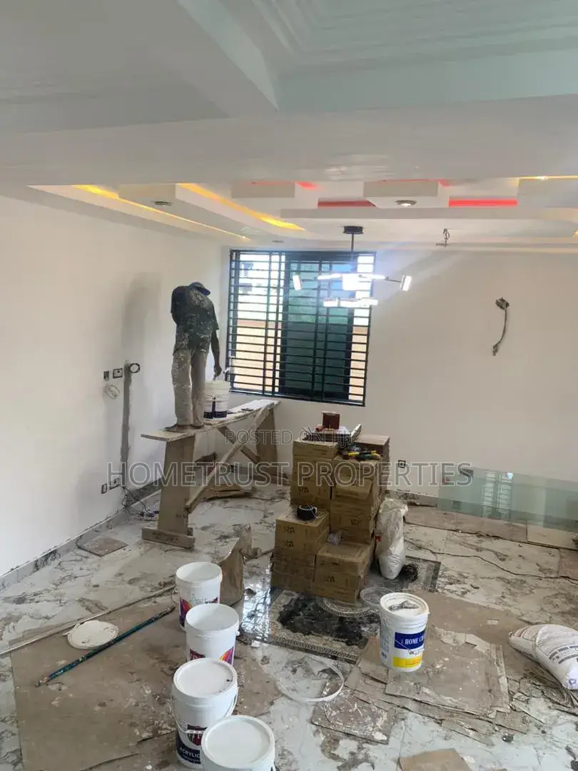 5bdrm Duplex in Kwabenya Acp for sale