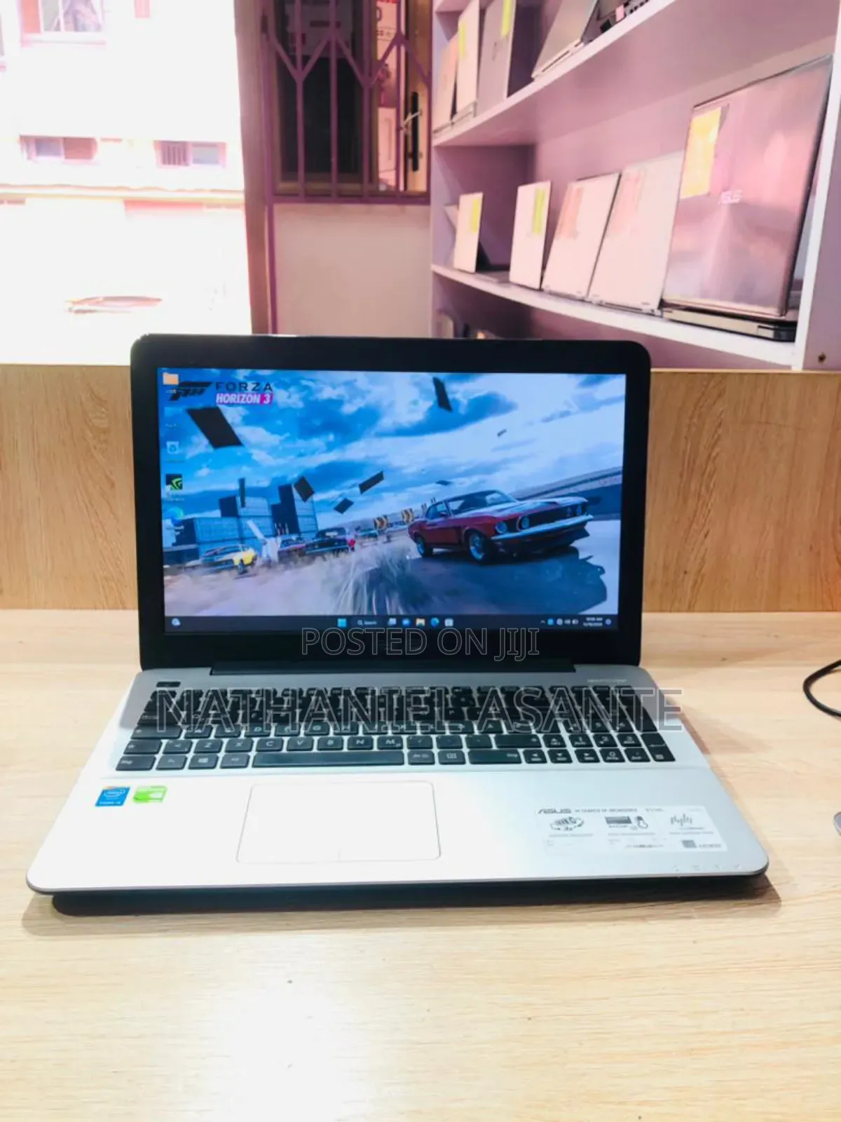 Laptop Asus A555LA 12GB Intel Core i5 HDD+SSD 1T