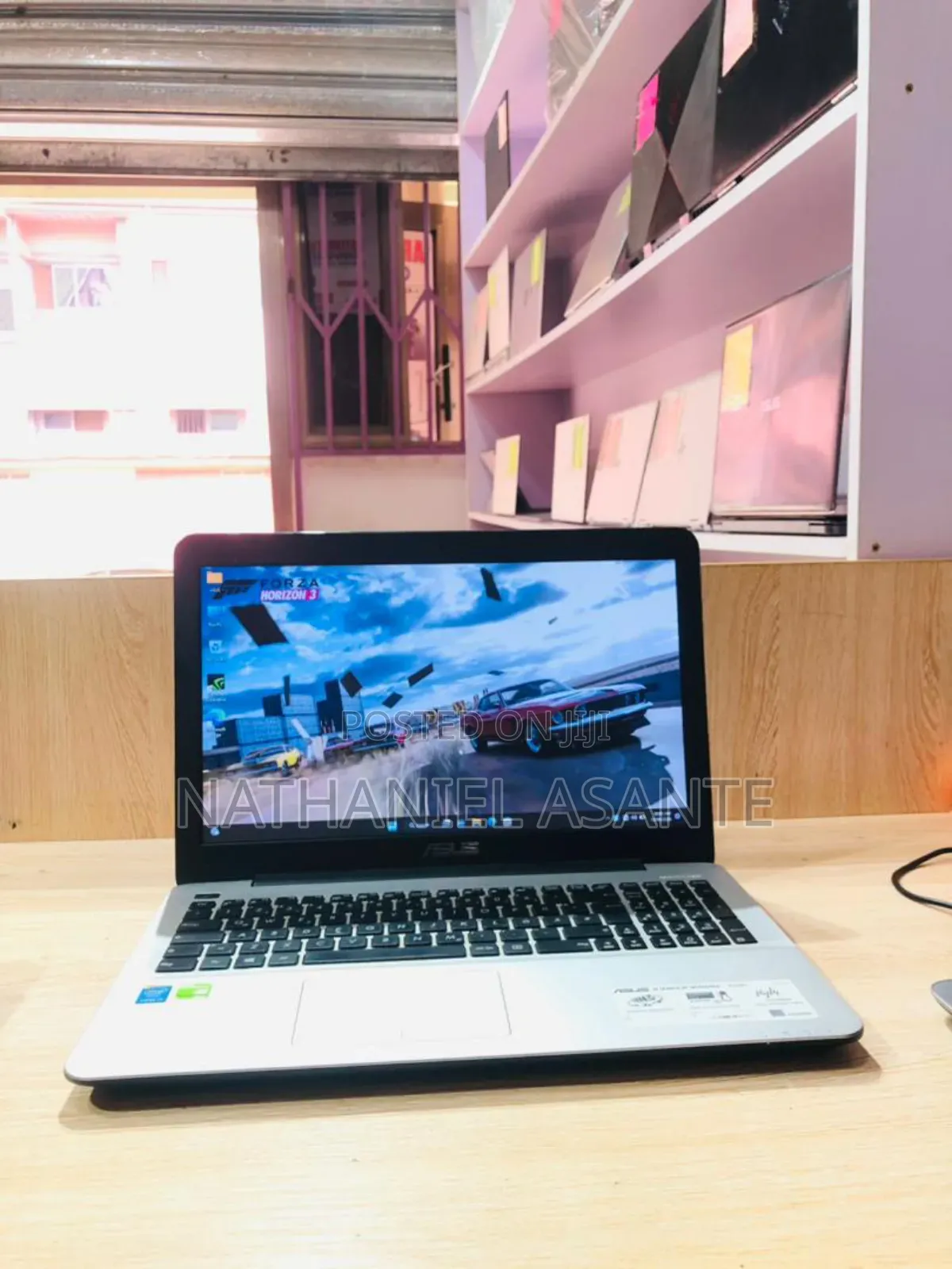 Laptop Asus A555LA 12GB Intel Core i5 HDD+SSD 1T