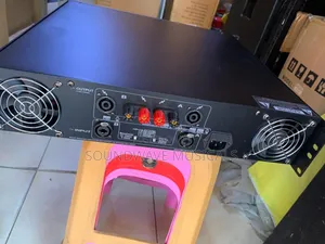 Peavey Cs-1400 Available