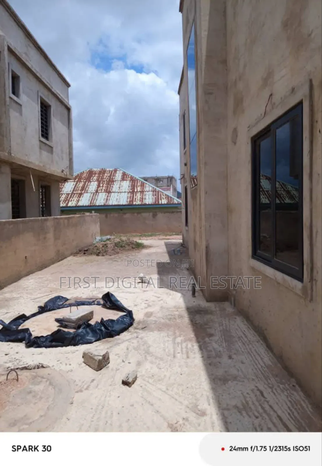 5 Bedroom Apartment for Sale at Dansoman
