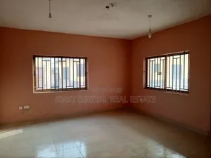 5 Bedroom Apartment for Sale at Dansoman