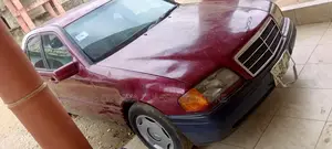 Mercedes-Benz C180 2000 Red