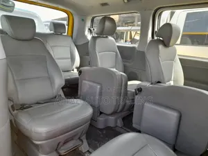 Hyundai Starex 2002 Yellow
