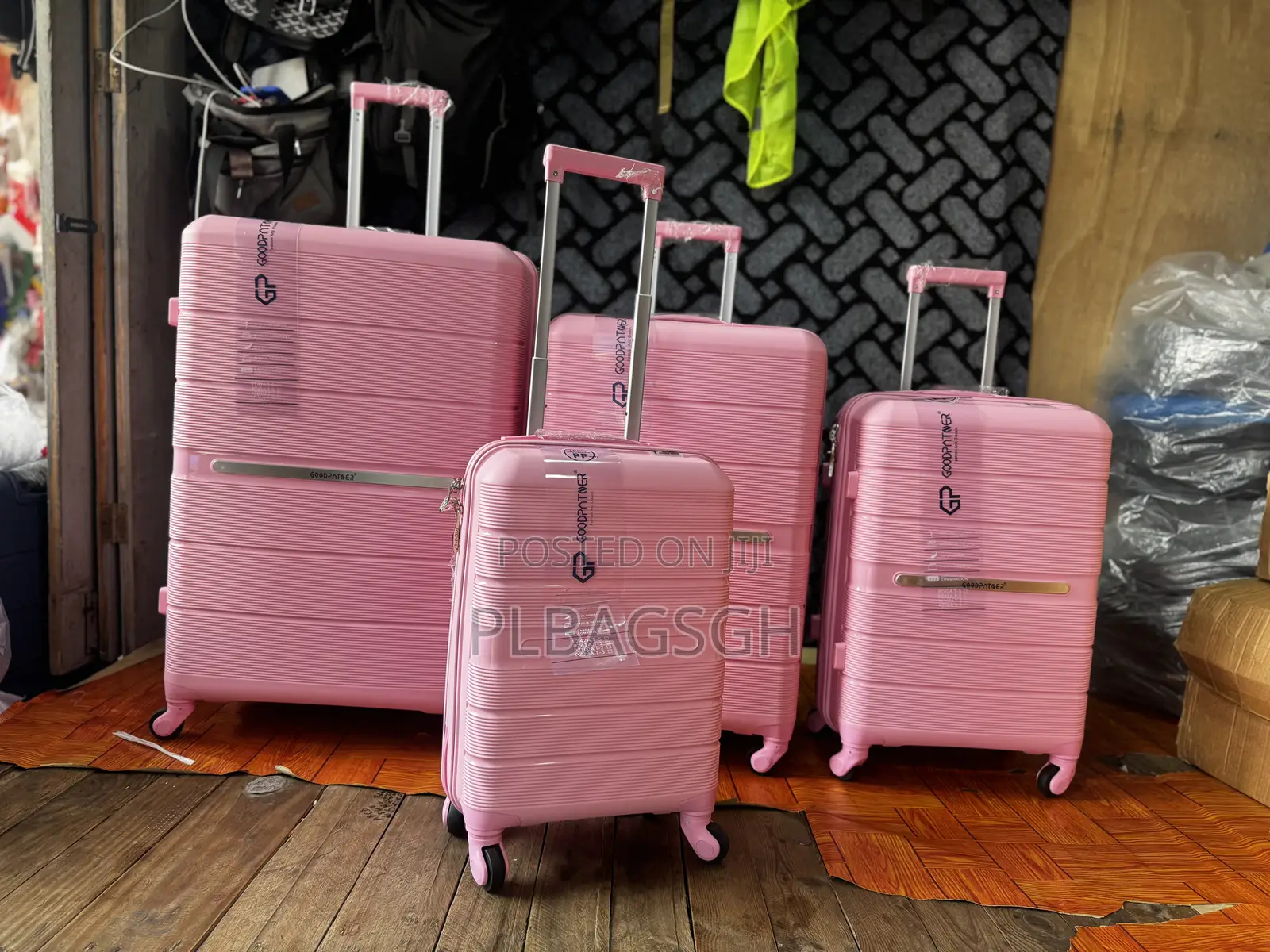 Goodpartner Four in One Luggage Xl 31 ,L 27,M 23 ,S 19 Inches