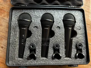 Original Behringer Ultravoice Xm1800s