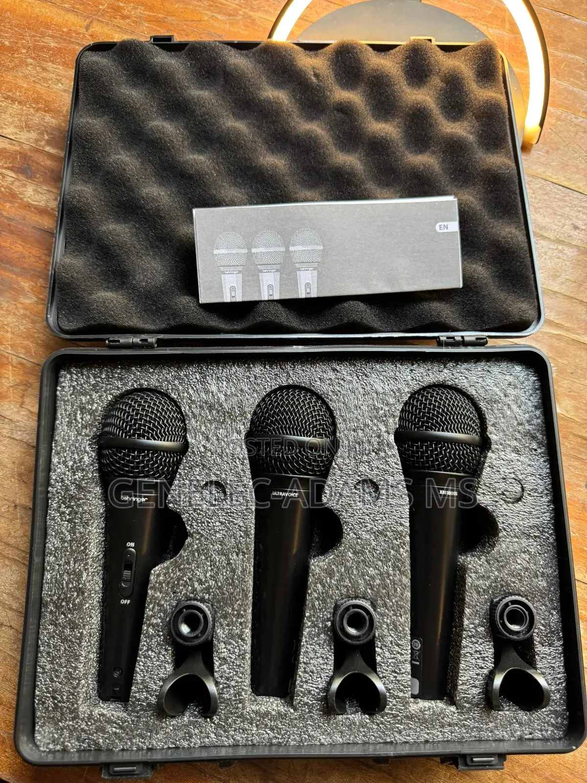 Original Behringer Ultravoice Xm1800s