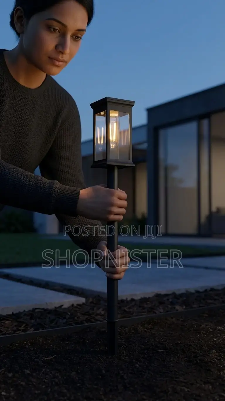 Modern Led Garden Solar Light (White)