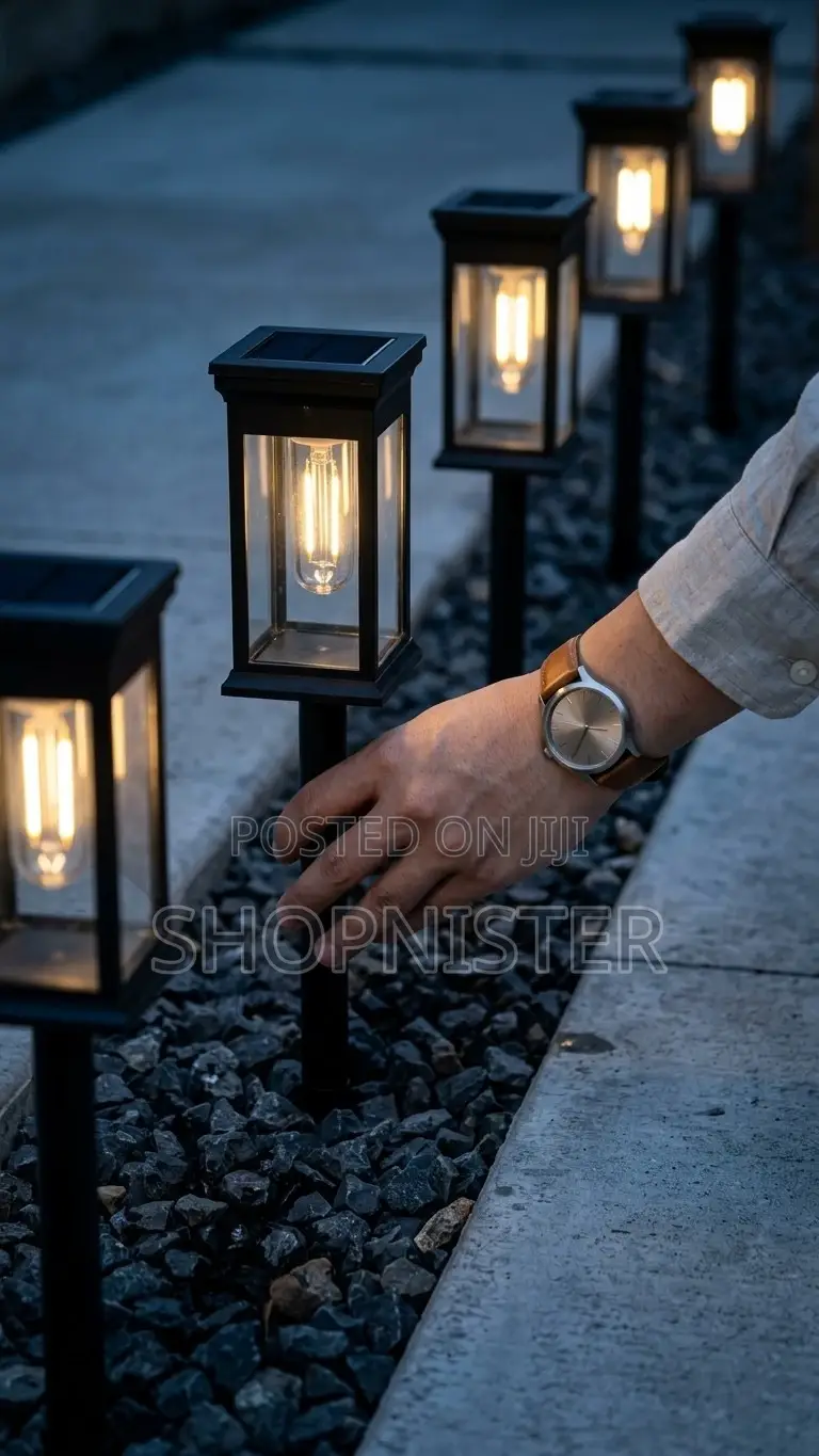 Modern Led Garden Solar Light (White)