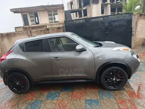 Nissan Juke S 4dr Hatchback (1.6L 4cyl Turbo CVT) 2015 Gray